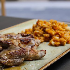 Solomillo de cerdo con migas manchegas